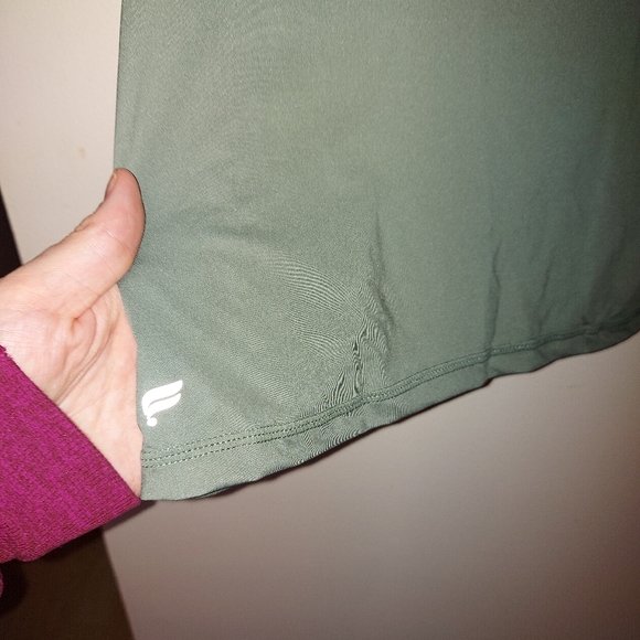 NWT Fabletics Phoenix Lite Long Sleeve Top Smoke Green - Picture 5 of 6